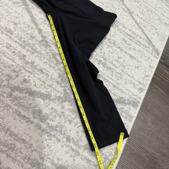 Lululemon Black Cropped Capri Leggings - Picture 10 of 10